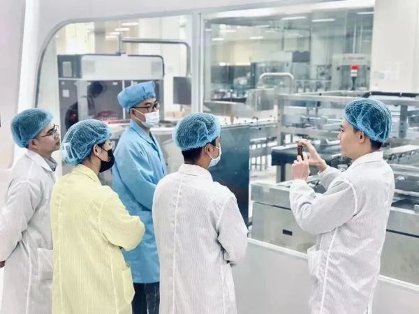 汤臣倍健 创新求变，开创行业领先的透明工厂与检验检测服务